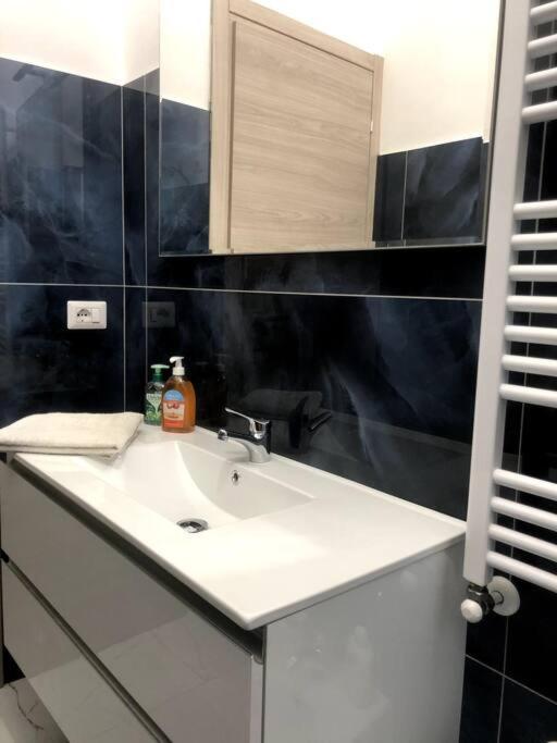 Casa Martina Pronta Per Te, Con Due Stanze Da Letto! Apartment Turin Exterior photo